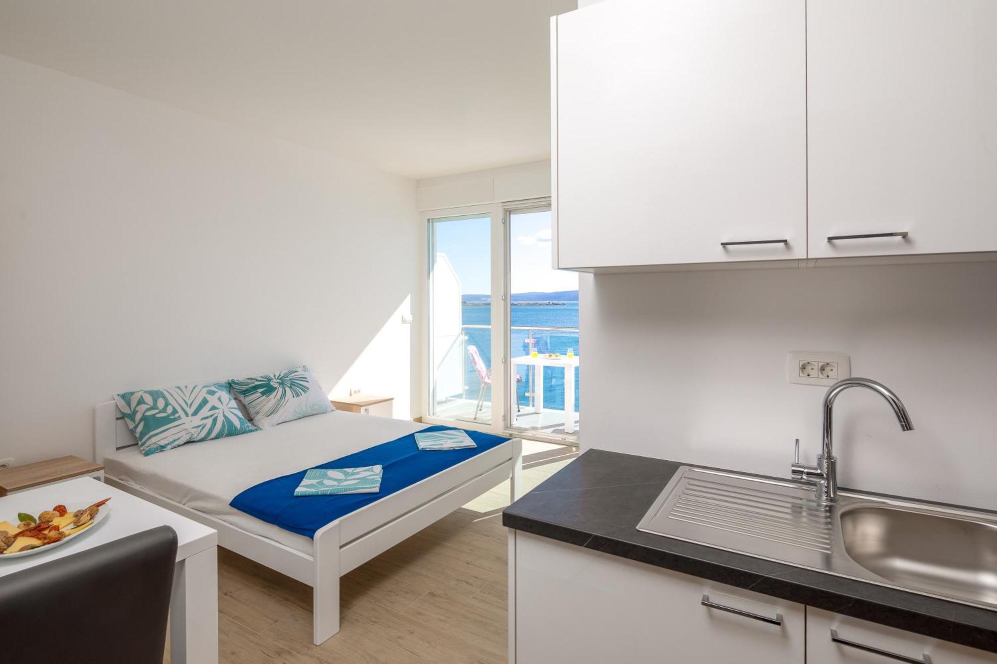 Blue Wonder Apartments Dugi Rat Exteriér fotografie